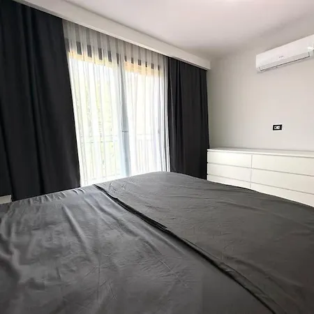 Modus Semi-detached Μούγκλα